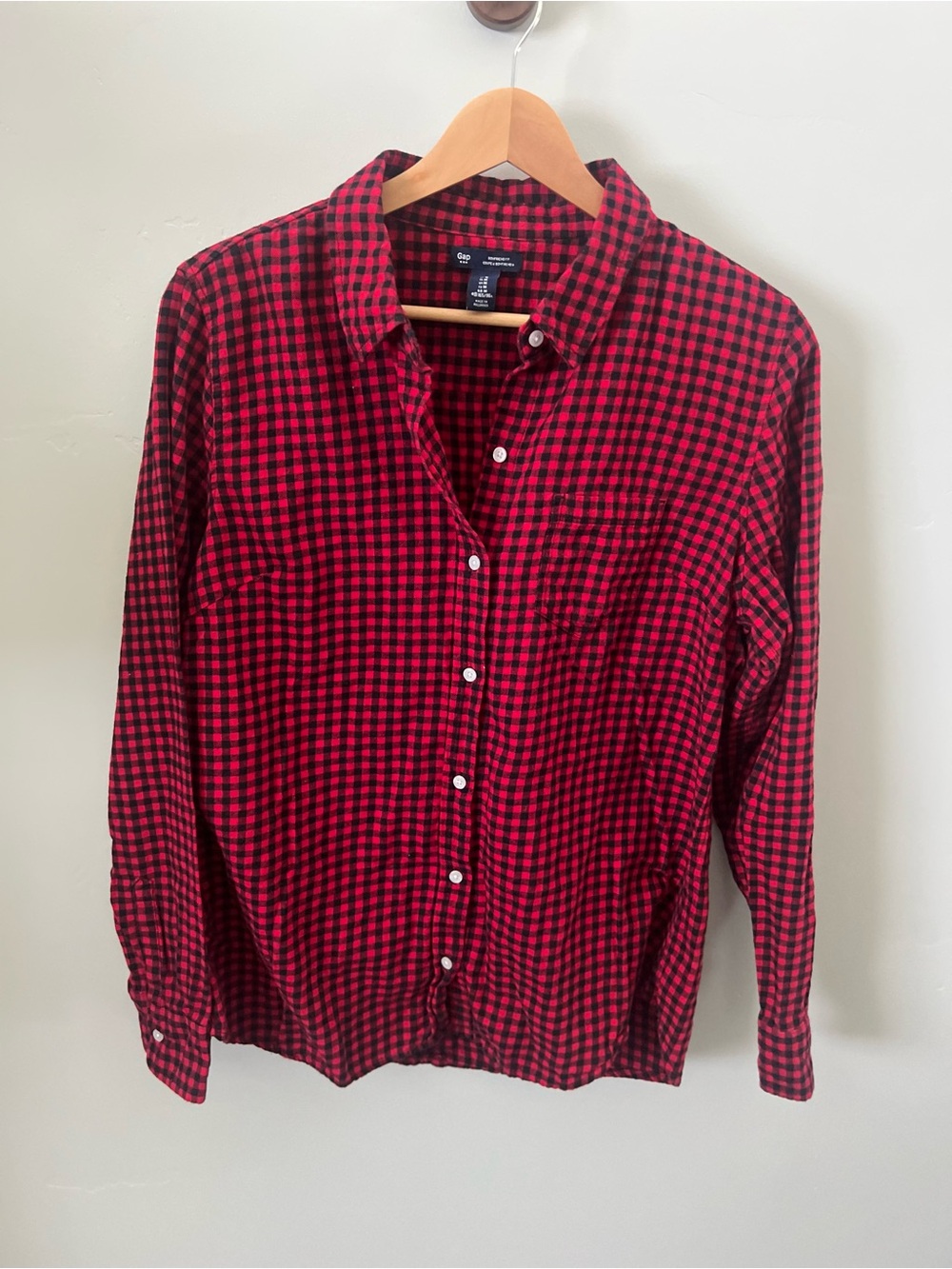 Gap Women’s Plaid Button-Up Shirt